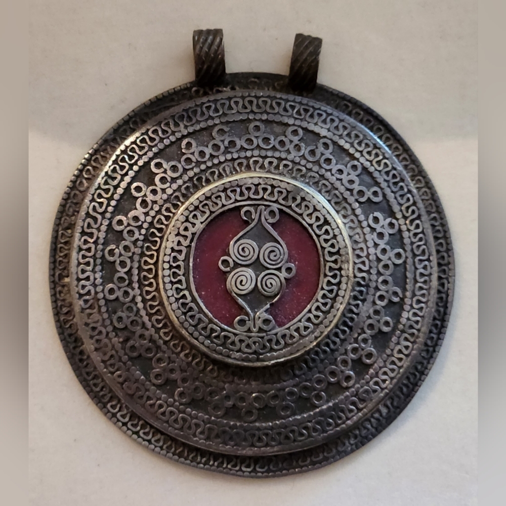 Vintage handmade Etruscan style pendant necklace